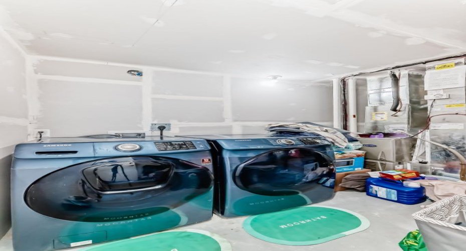 193 Kinniburgh Circle, Chestermere, Alberta T1X 0P8, 5 Bedrooms Bedrooms, ,3 BathroomsBathrooms,Residential,For Sale,Kinniburgh,A2300713