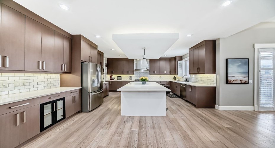 193 Kinniburgh Circle, Chestermere, Alberta T1X 0P8, 5 Bedrooms Bedrooms, ,3 BathroomsBathrooms,Residential,For Sale,Kinniburgh,A2300713