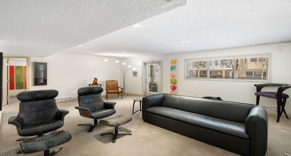 20 Ranch Road, Okotoks, Alberta T1S 1W8, 3 Bedrooms Bedrooms, ,3 BathroomsBathrooms,Residential,For Sale,Ranch,A2300837