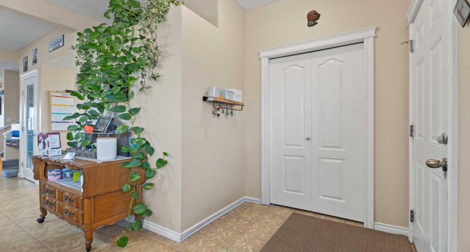 40 Cimarron Grove Drive, Okotoks, Alberta T1S 2H1, 3 Bedrooms Bedrooms, ,3 BathroomsBathrooms,Residential,For Sale,Cimarron Grove,A2297622