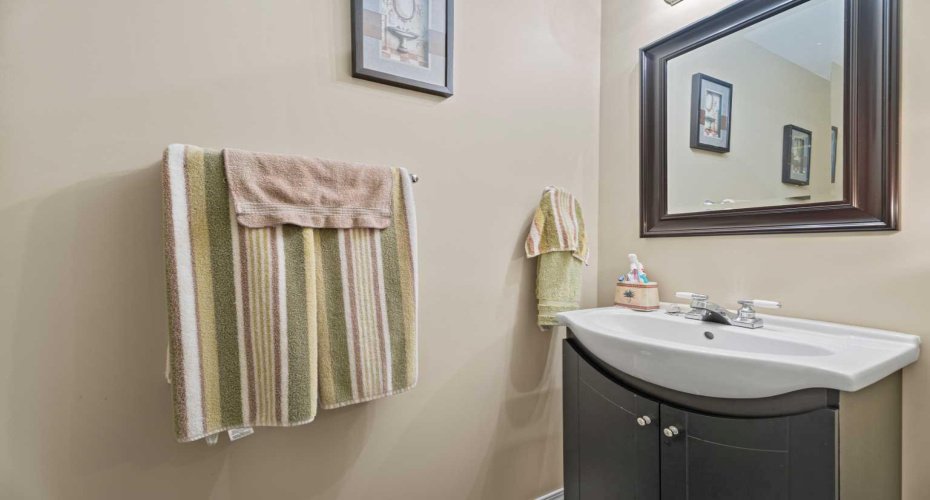 40 Cimarron Grove Drive, Okotoks, Alberta T1S 2H1, 3 Bedrooms Bedrooms, ,3 BathroomsBathrooms,Residential,For Sale,Cimarron Grove,A2297622