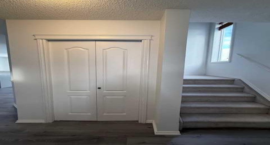 42 Somerside Place, Calgary, Alberta T2Y 3V3, 3 Bedrooms Bedrooms, ,3 BathroomsBathrooms,Residential,For Sale,Somerside,A2299458