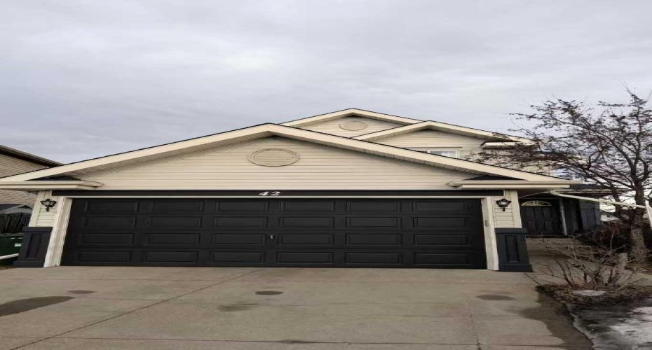 42 Somerside Place, Calgary, Alberta T2Y 3V3, 3 Bedrooms Bedrooms, ,3 BathroomsBathrooms,Residential,For Sale,Somerside,A2299458