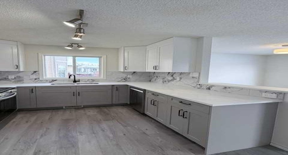 42 Somerside Place, Calgary, Alberta T2Y 3V3, 3 Bedrooms Bedrooms, ,3 BathroomsBathrooms,Residential,For Sale,Somerside,A2299458