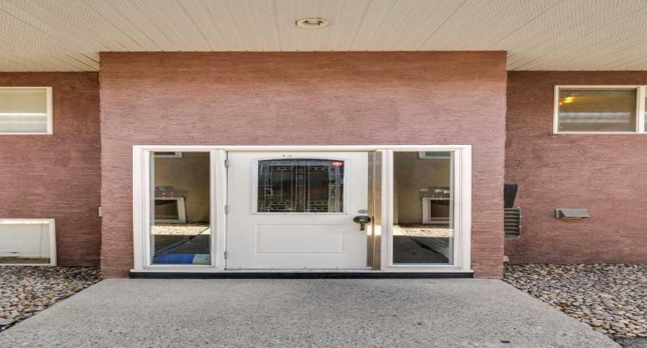 605 67 Avenue, Calgary, Alberta T2V0M3, 1 Bedroom Bedrooms, ,1 BathroomBathrooms,Residential,For Sale,67,A2300361