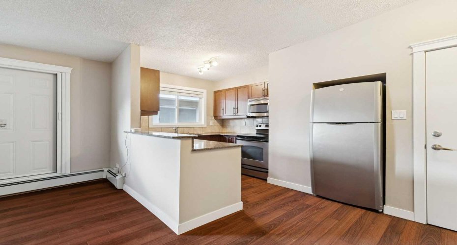 605 67 Avenue, Calgary, Alberta T2V0M3, 1 Bedroom Bedrooms, ,1 BathroomBathrooms,Residential,For Sale,67,A2300361