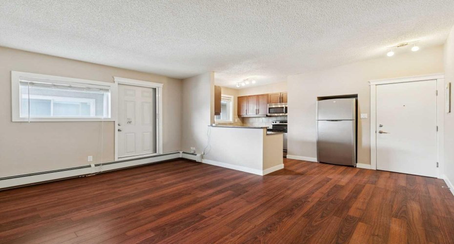 605 67 Avenue, Calgary, Alberta T2V0M3, 1 Bedroom Bedrooms, ,1 BathroomBathrooms,Residential,For Sale,67,A2300361
