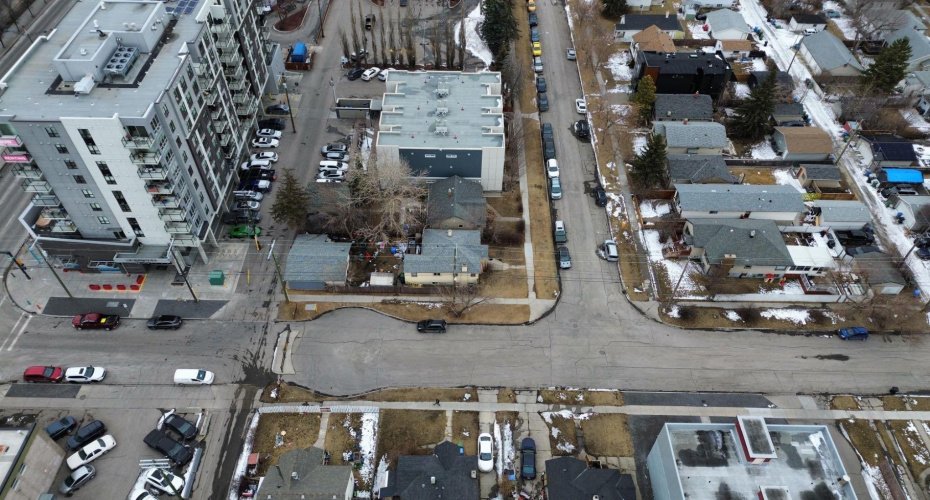 206 15 Avenue, Calgary, Alberta T2E 1G9, 2 Bedrooms Bedrooms, ,2 BathroomsBathrooms,Residential,For Sale,15,A2300808