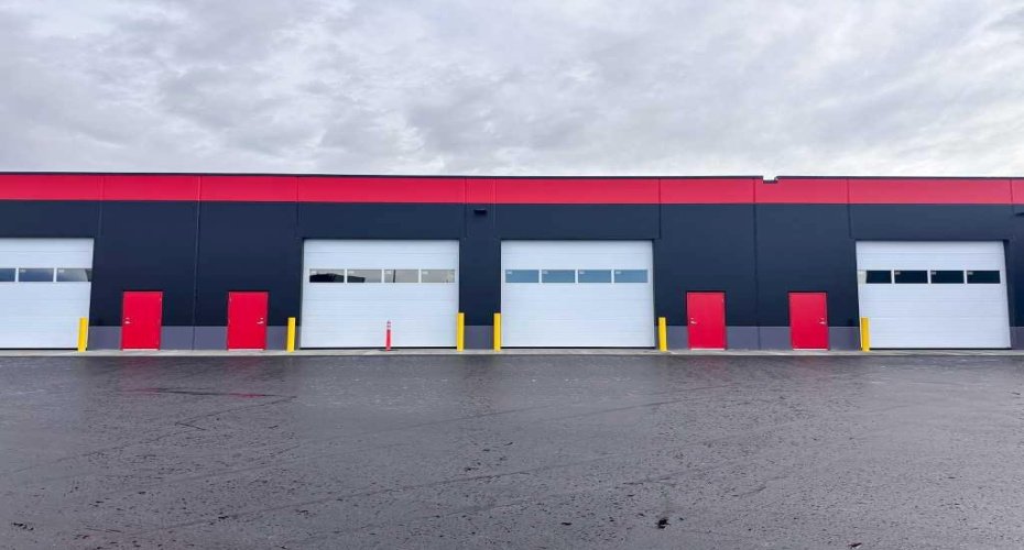 40 Southbank Crescent, Okotoks, Alberta T1S5S8, ,Commercial,For Sale,E42 Venture Bays,Southbank,A2284068