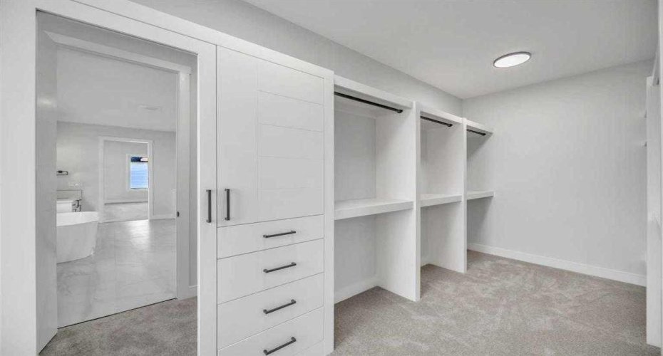 384 watercrest Place, Chestermere, Alberta T1X2Y7, 5 Bedrooms Bedrooms, ,4 BathroomsBathrooms,Residential,For Sale,watercrest,A2301012