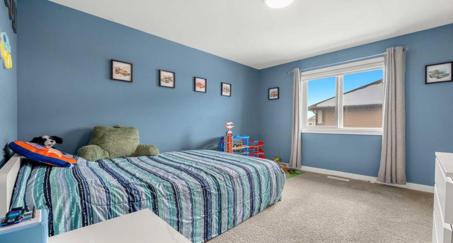 32 Paint Horse Crescent, Cochrane, Alberta T4C2V7, 5 Bedrooms Bedrooms, ,4 BathroomsBathrooms,Residential,For Sale,Paint Horse,A2301085