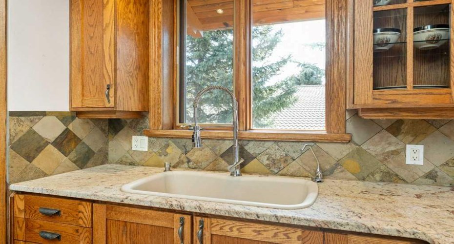 764 East Chestermere Drive, Chestermere, Alberta T1X 1A6, 3 Bedrooms Bedrooms, ,3 BathroomsBathrooms,Residential,For Sale,East Chestermere,A2301211