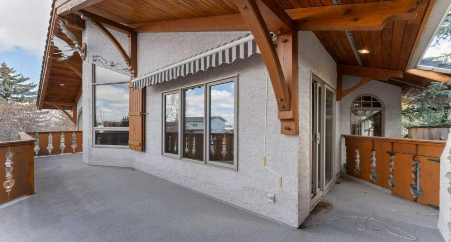 764 East Chestermere Drive, Chestermere, Alberta T1X 1A6, 3 Bedrooms Bedrooms, ,3 BathroomsBathrooms,Residential,For Sale,East Chestermere,A2301211