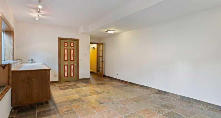 764 East Chestermere Drive, Chestermere, Alberta T1X 1A6, 3 Bedrooms Bedrooms, ,3 BathroomsBathrooms,Residential,For Sale,East Chestermere,A2301211