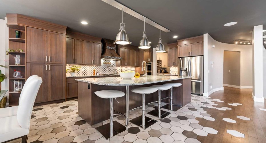 964 East Chestermere, Chestermere, Alberta T1X 1R2, 5 Bedrooms Bedrooms, ,4 BathroomsBathrooms,Residential,For Sale,East Chestermere,A2298539