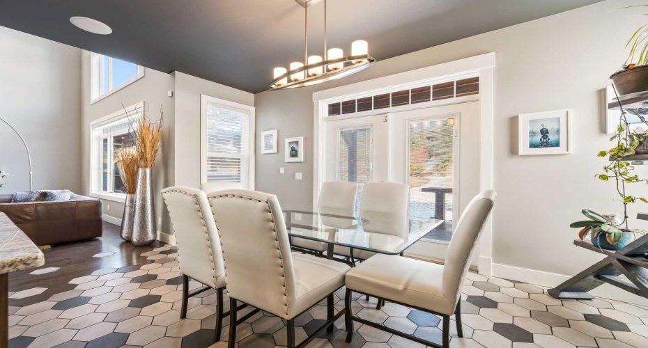 964 East Chestermere, Chestermere, Alberta T1X 1R2, 5 Bedrooms Bedrooms, ,4 BathroomsBathrooms,Residential,For Sale,East Chestermere,A2298539