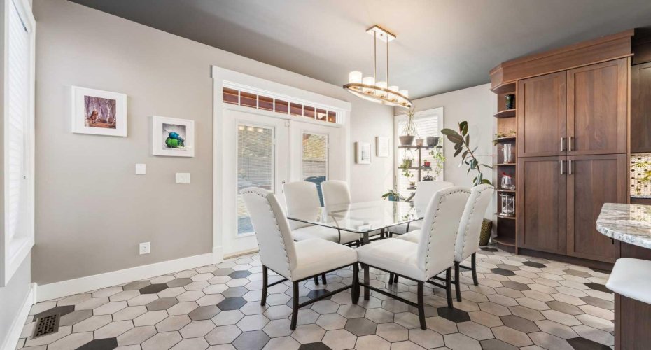 964 East Chestermere, Chestermere, Alberta T1X 1R2, 5 Bedrooms Bedrooms, ,4 BathroomsBathrooms,Residential,For Sale,East Chestermere,A2298539