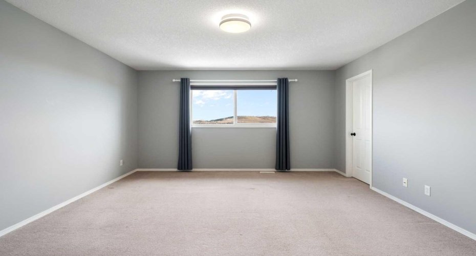 38 Bow Ridge Link, Cochrane, Alberta T0L0W5, 4 Bedrooms Bedrooms, ,4 BathroomsBathrooms,Residential,For Sale,Bow Ridge,A2300318