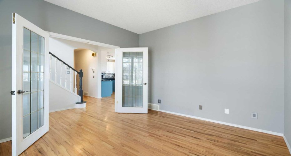 38 Bow Ridge Link, Cochrane, Alberta T0L0W5, 4 Bedrooms Bedrooms, ,4 BathroomsBathrooms,Residential,For Sale,Bow Ridge,A2300318