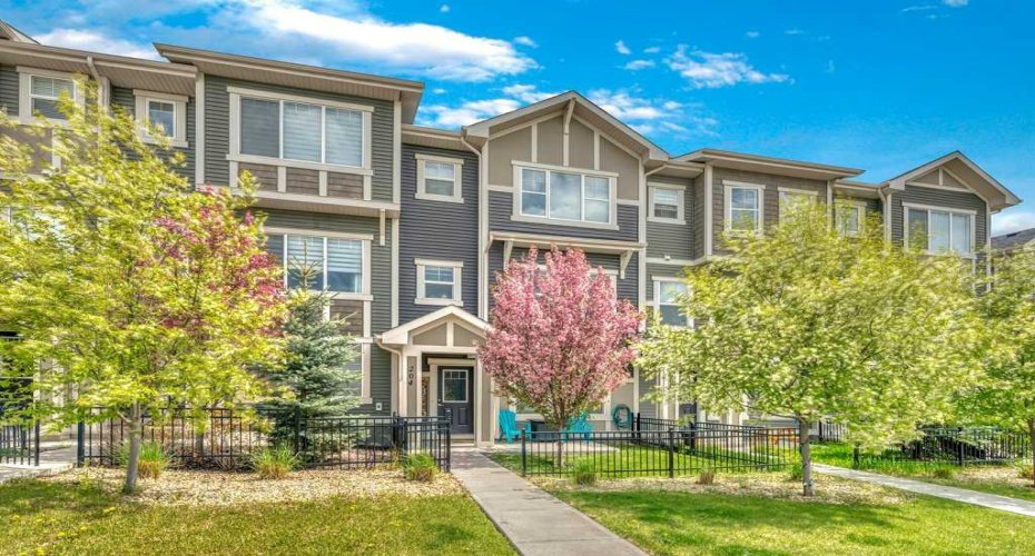 204 Sundown Road, Cochrane, Alberta T4C 2M5, 4 Bedrooms Bedrooms, ,4 BathroomsBathrooms,Residential,For Sale,Sundown,A2301329