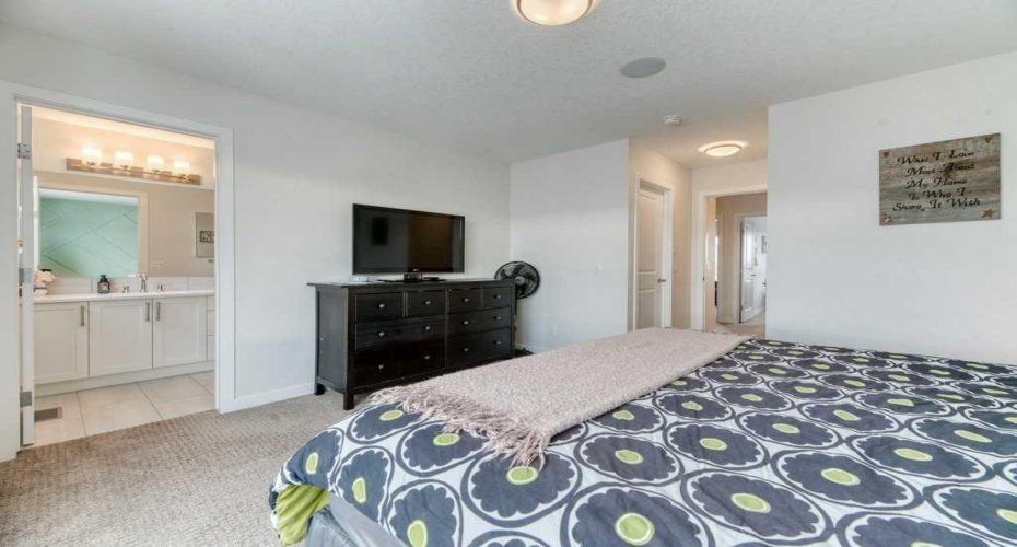 204 Sundown Road, Cochrane, Alberta T4C 2M5, 4 Bedrooms Bedrooms, ,4 BathroomsBathrooms,Residential,For Sale,Sundown,A2301329