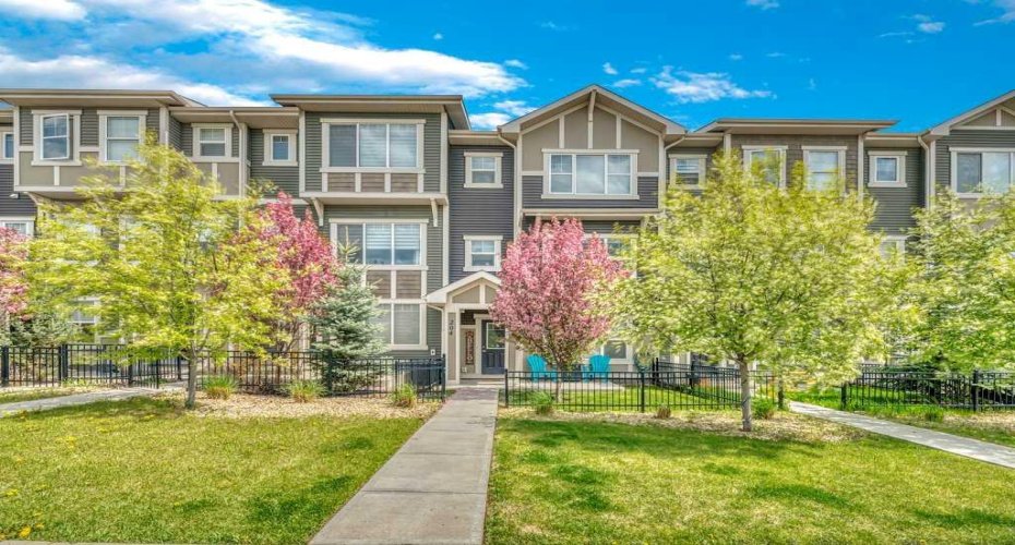 204 Sundown Road, Cochrane, Alberta T4C 2M5, 4 Bedrooms Bedrooms, ,4 BathroomsBathrooms,Residential,For Sale,Sundown,A2301329