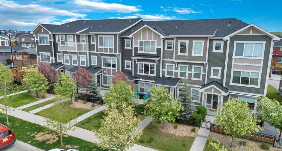 204 Sundown Road, Cochrane, Alberta T4C 2M5, 4 Bedrooms Bedrooms, ,4 BathroomsBathrooms,Residential,For Sale,Sundown,A2301329