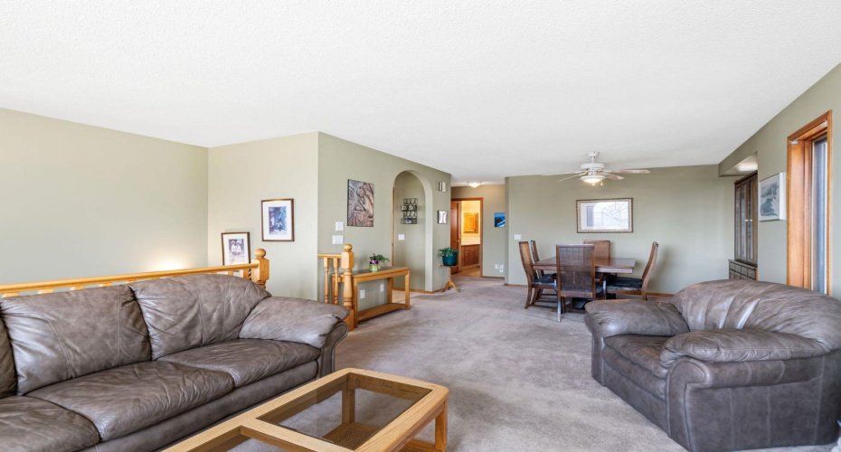 48 Headlands Close, Cochrane, Alberta T4C 1M3, 4 Bedrooms Bedrooms, ,3 BathroomsBathrooms,Residential,For Sale,Headlands,A2301386