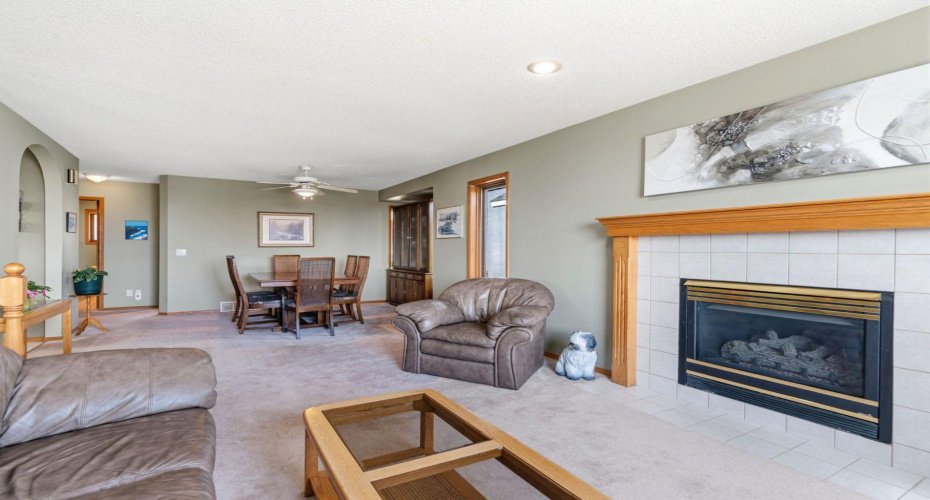 48 Headlands Close, Cochrane, Alberta T4C 1M3, 4 Bedrooms Bedrooms, ,3 BathroomsBathrooms,Residential,For Sale,Headlands,A2301386