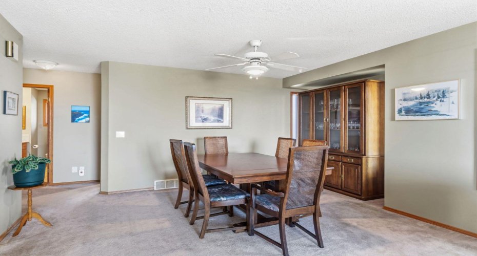 48 Headlands Close, Cochrane, Alberta T4C 1M3, 4 Bedrooms Bedrooms, ,3 BathroomsBathrooms,Residential,For Sale,Headlands,A2301386