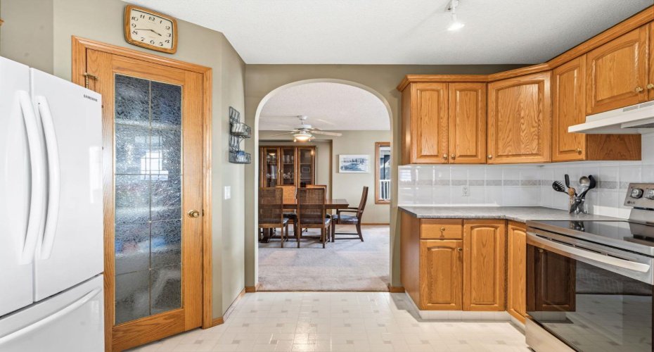 48 Headlands Close, Cochrane, Alberta T4C 1M3, 4 Bedrooms Bedrooms, ,3 BathroomsBathrooms,Residential,For Sale,Headlands,A2301386