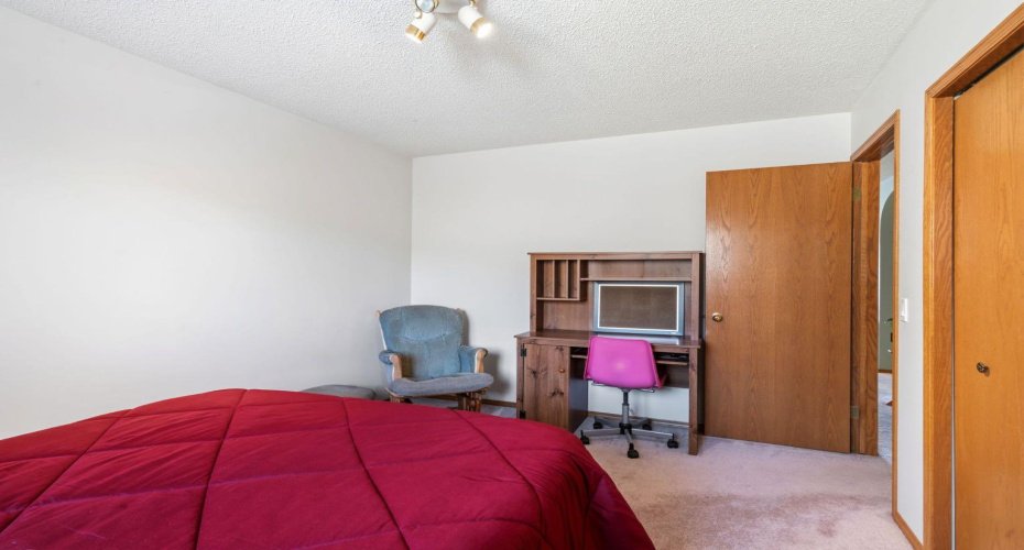 48 Headlands Close, Cochrane, Alberta T4C 1M3, 4 Bedrooms Bedrooms, ,3 BathroomsBathrooms,Residential,For Sale,Headlands,A2301386