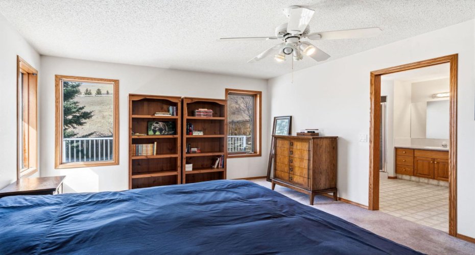 48 Headlands Close, Cochrane, Alberta T4C 1M3, 4 Bedrooms Bedrooms, ,3 BathroomsBathrooms,Residential,For Sale,Headlands,A2301386