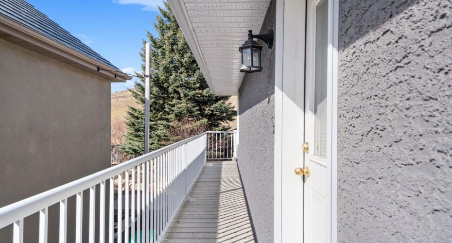 48 Headlands Close, Cochrane, Alberta T4C 1M3, 4 Bedrooms Bedrooms, ,3 BathroomsBathrooms,Residential,For Sale,Headlands,A2301386