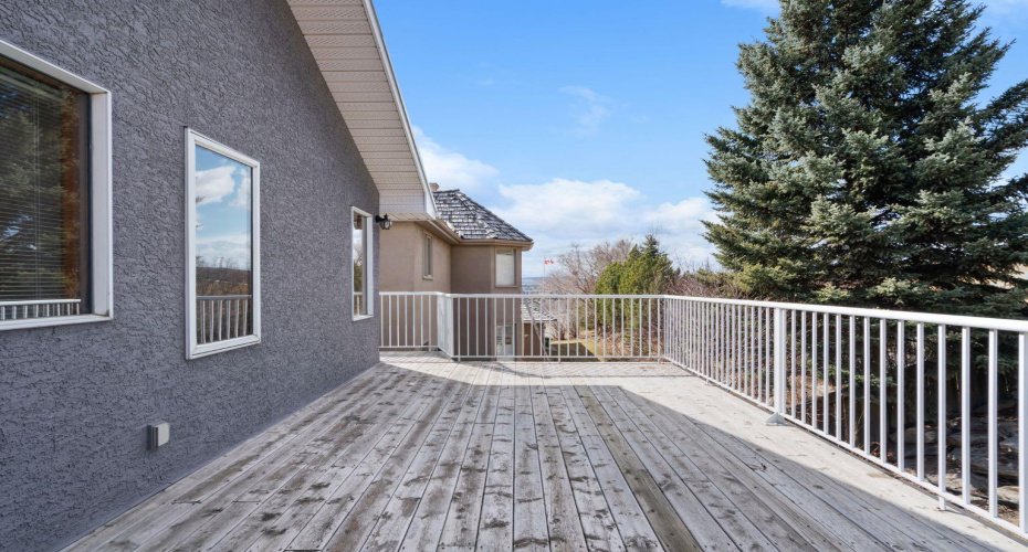 48 Headlands Close, Cochrane, Alberta T4C 1M3, 4 Bedrooms Bedrooms, ,3 BathroomsBathrooms,Residential,For Sale,Headlands,A2301386