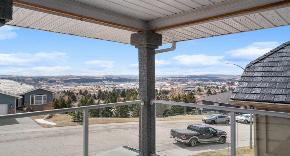 48 Headlands Close, Cochrane, Alberta T4C 1M3, 4 Bedrooms Bedrooms, ,3 BathroomsBathrooms,Residential,For Sale,Headlands,A2301386