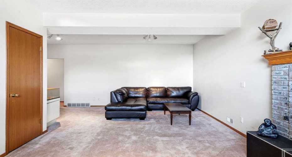 48 Headlands Close, Cochrane, Alberta T4C 1M3, 4 Bedrooms Bedrooms, ,3 BathroomsBathrooms,Residential,For Sale,Headlands,A2301386