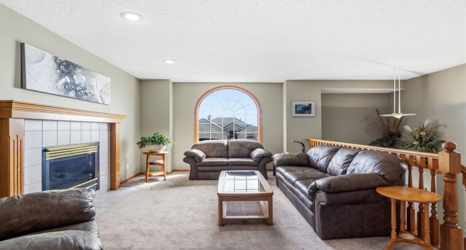 48 Headlands Close, Cochrane, Alberta T4C 1M3, 4 Bedrooms Bedrooms, ,3 BathroomsBathrooms,Residential,For Sale,Headlands,A2301386