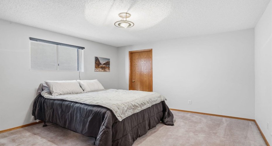 48 Headlands Close, Cochrane, Alberta T4C 1M3, 4 Bedrooms Bedrooms, ,3 BathroomsBathrooms,Residential,For Sale,Headlands,A2301386