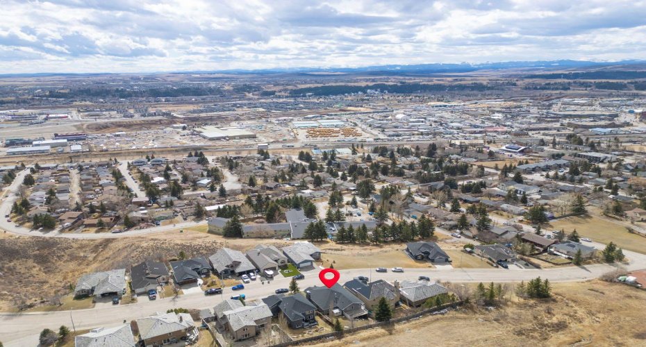 48 Headlands Close, Cochrane, Alberta T4C 1M3, 4 Bedrooms Bedrooms, ,3 BathroomsBathrooms,Residential,For Sale,Headlands,A2301386