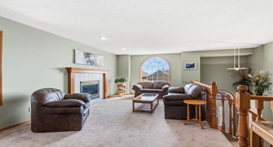 48 Headlands Close, Cochrane, Alberta T4C 1M3, 4 Bedrooms Bedrooms, ,3 BathroomsBathrooms,Residential,For Sale,Headlands,A2301386