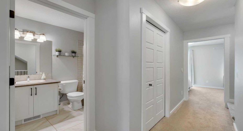 19500 37 Street, Calgary, Alberta T3M 2W9, 3 Bedrooms Bedrooms, ,3 BathroomsBathrooms,Residential,For Sale,37,A2301249