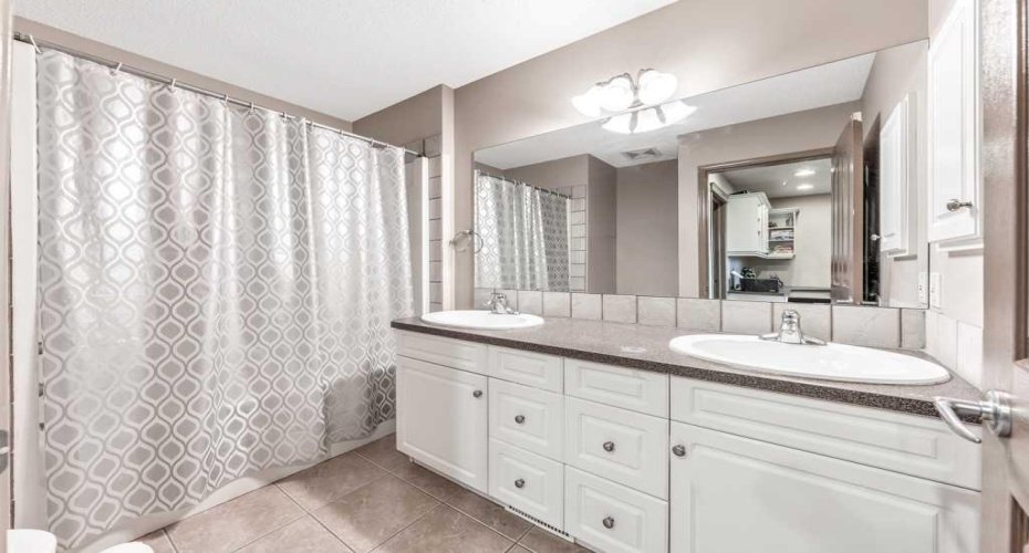 40 Cougar Ridge Heights, Calgary, Alberta T3H 4X5, 5 Bedrooms Bedrooms, ,4 BathroomsBathrooms,Residential,For Sale,Cougar Ridge,A2301276