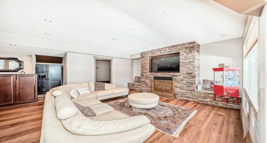 40 Cougar Ridge Heights, Calgary, Alberta T3H 4X5, 5 Bedrooms Bedrooms, ,4 BathroomsBathrooms,Residential,For Sale,Cougar Ridge,A2301276