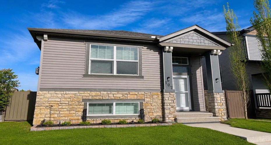 107 Skyview Springs Manor, Calgary, Alberta T3N 0A8, 4 Bedrooms Bedrooms, ,3 BathroomsBathrooms,Residential,For Sale,Skyview Springs,A2301444