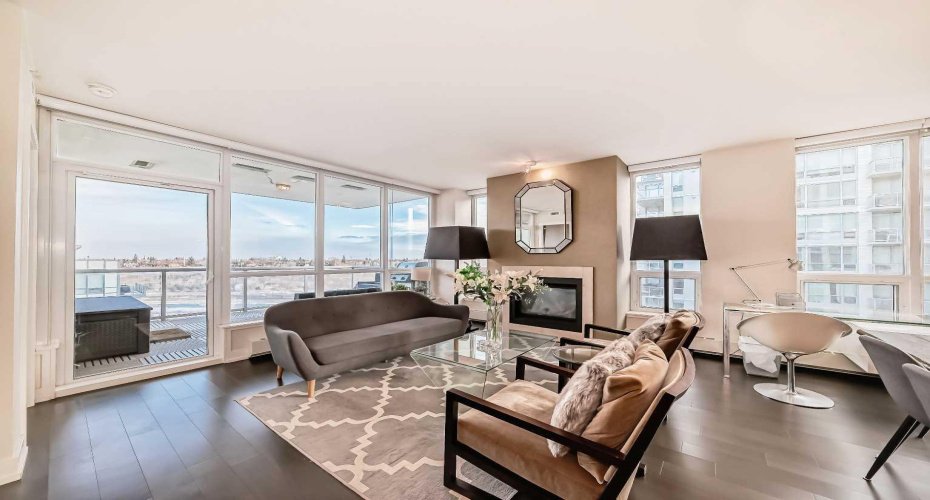 222 Riverfront Avenue, Calgary, Alberta T2P 0W3, 2 Bedrooms Bedrooms, ,2 BathroomsBathrooms,Residential,For Sale,Riverfront,A2301469