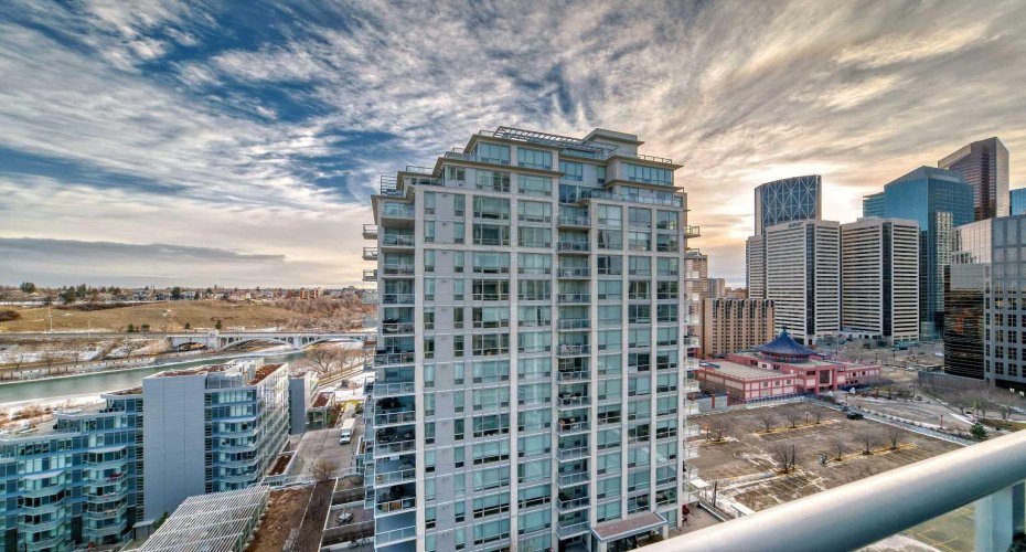 222 Riverfront Avenue, Calgary, Alberta T2P 0W3, 2 Bedrooms Bedrooms, ,2 BathroomsBathrooms,Residential,For Sale,Riverfront,A2301469