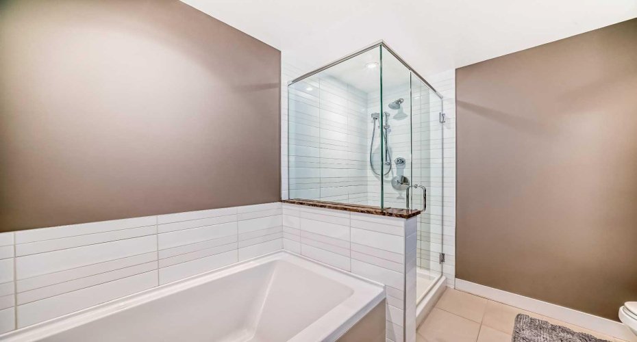 222 Riverfront Avenue, Calgary, Alberta T2P 0W3, 2 Bedrooms Bedrooms, ,2 BathroomsBathrooms,Residential,For Sale,Riverfront,A2301469