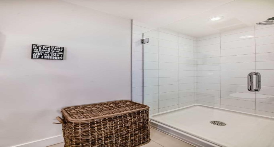 222 Riverfront Avenue, Calgary, Alberta T2P 0W3, 2 Bedrooms Bedrooms, ,2 BathroomsBathrooms,Residential,For Sale,Riverfront,A2301469