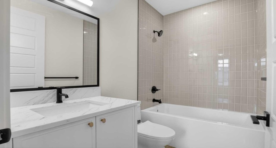 2533 2 Avenue, Calgary, Alberta T2N 0H7, 5 Bedrooms Bedrooms, ,5 BathroomsBathrooms,Residential,For Sale,2,A2301494